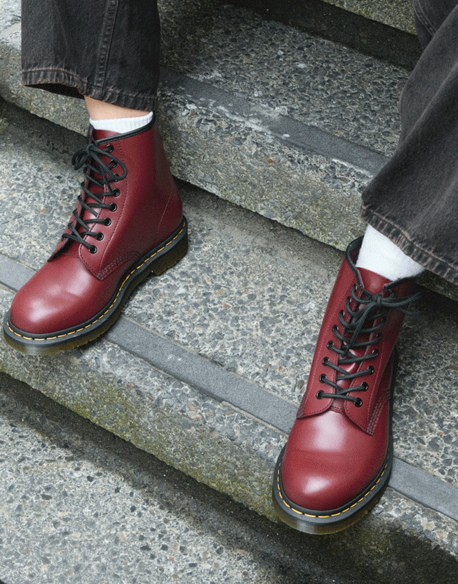 E_S5_HMP_JAN_BANNER_BLACK_CHERRY_RED_DESKTOP?w=1920&fmt=auto&qlt=default			