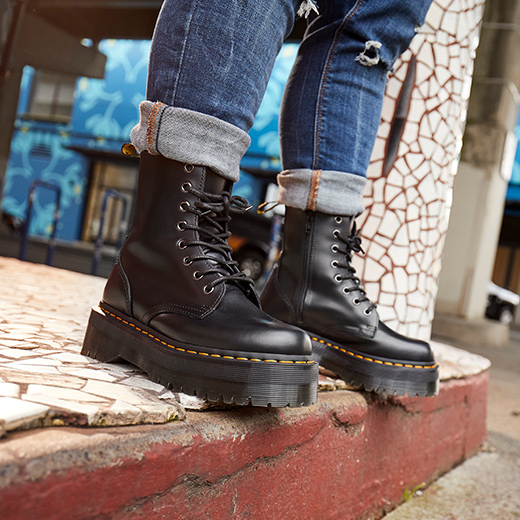 dr martens boots mens